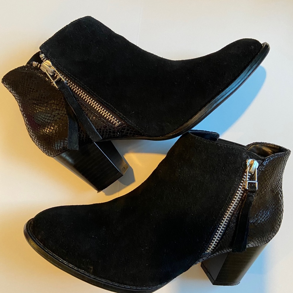 Vionic Anne Booties